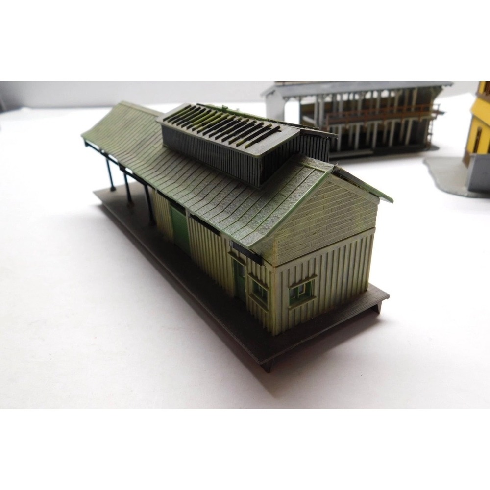 HO Scale Model Train Building Lot Hillside Lumber Water Tower Station 5pc Set - Picture 8 of 9